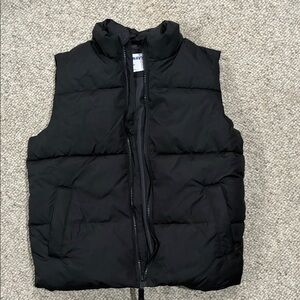 Old Navy kids M8 black  Dark Puffer Vest.